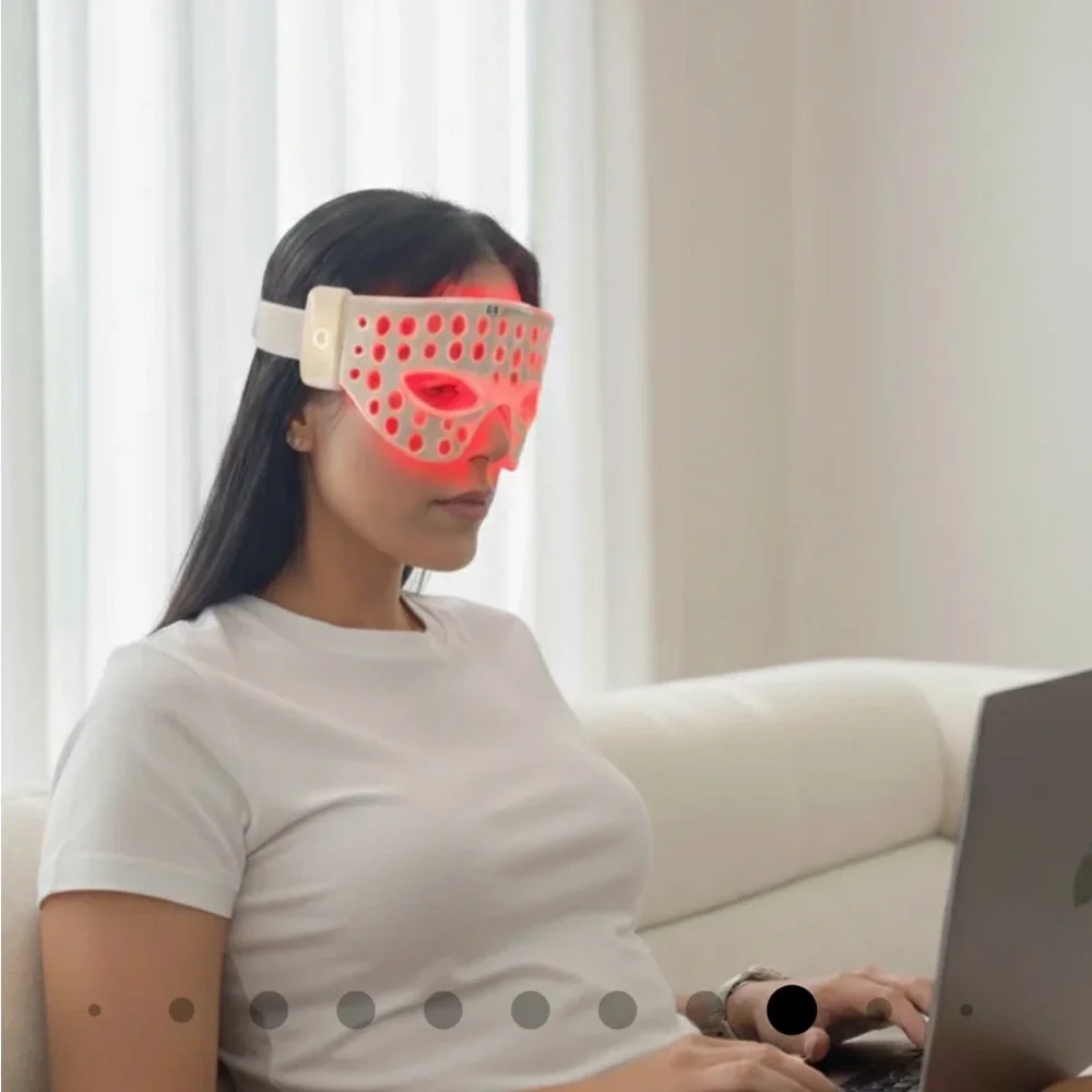 NUMIERE LED RED LIGHT EYE MASK NWT